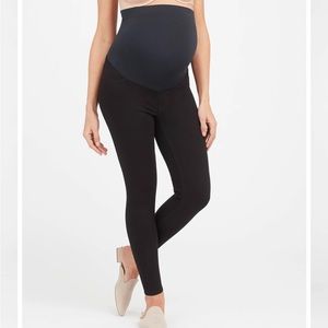 Spanx mama jean-ish ankle leggings in black and white. Great condition!
